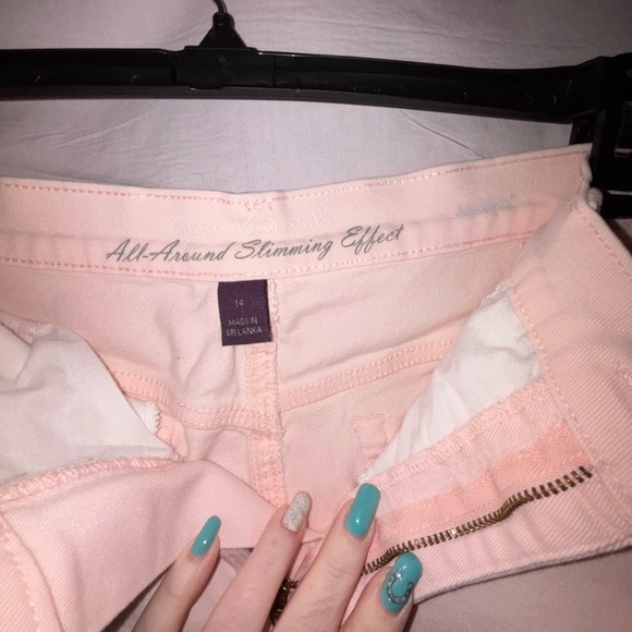 Gloria Vanderbilt Pink Cropped Ankle Jeans - Picture 3 of 11